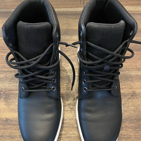 Doc Marten Regal Boot - Picture 2 of 6